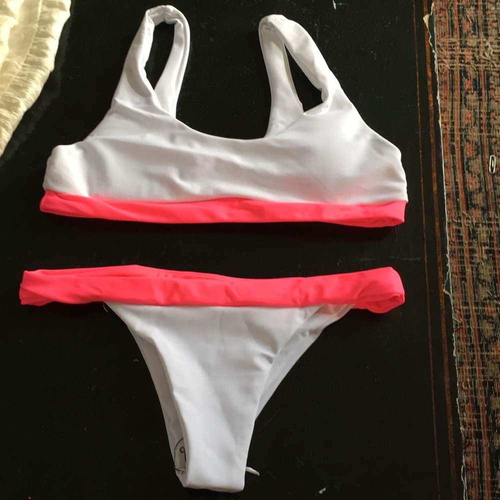 Bikini never before worn